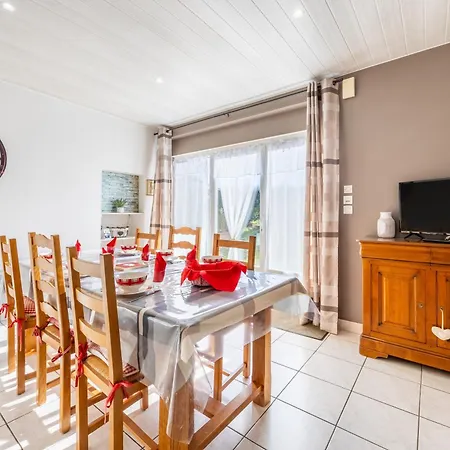 Augustine Aux Charmes D'antan *