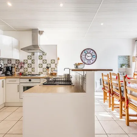 Augustine Aux Charmes D'antan Sevremont