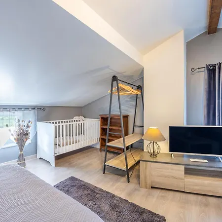 Augustine Aux Charmes D'antan Sevremont