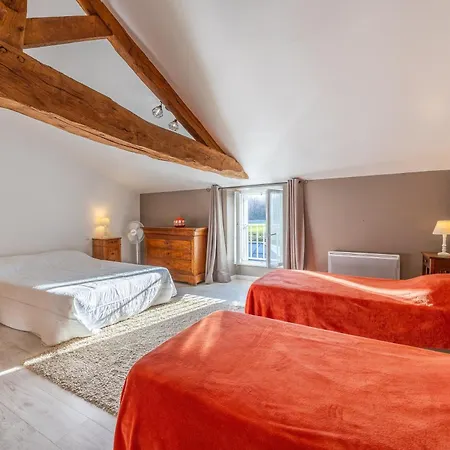 Augustine Aux Charmes D'antan