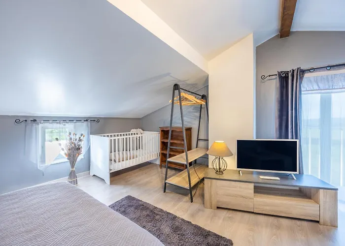 Augustine Aux Charmes D'antan Sevremont