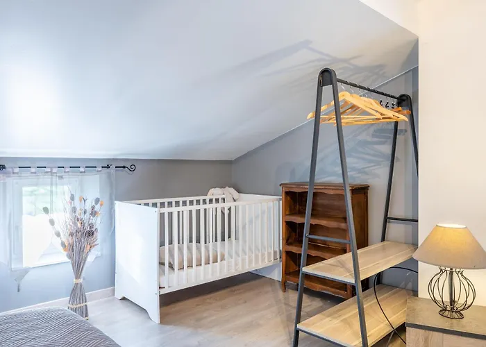 Augustine Aux Charmes D'antan *