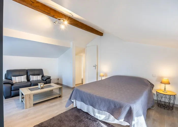 Augustine Aux Charmes D'antan