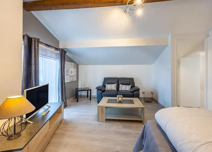 Augustine Aux Charmes D'antan